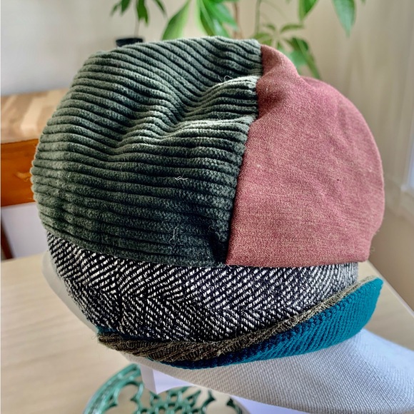 Beautiful reversable fall Cap - Picture 3 of 6